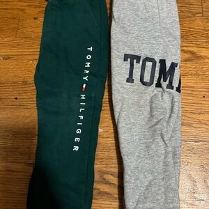 Tommy Hilfiger toddler boys  Green and Gray Bottoms 2 pairs, like new.